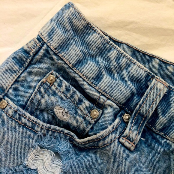 Refuge Mid Rise Jean Shorts - Picture 2 of 3